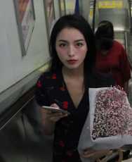 找个反差婊开车还会一字马